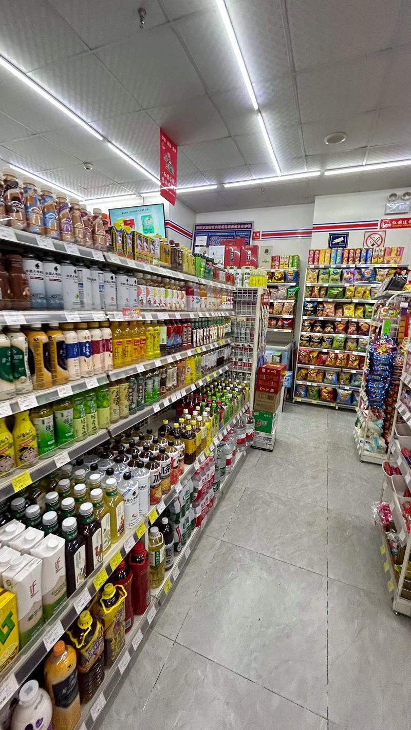 快消品配送：一场现代生活的速度与便利”，